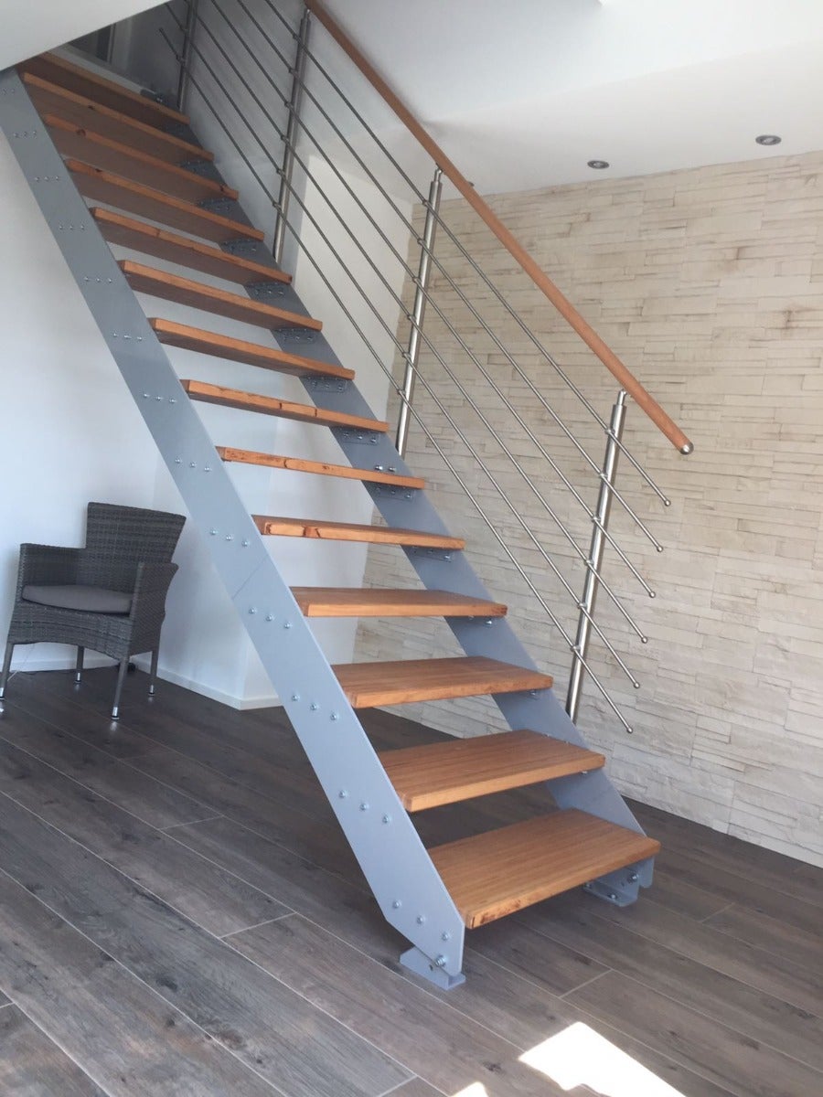 Metallwangentreppe KOS in Grau